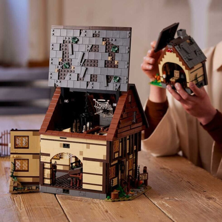 Конструктор King 10900 - Фокус-Покус: Коттедж сестер Сандерсон